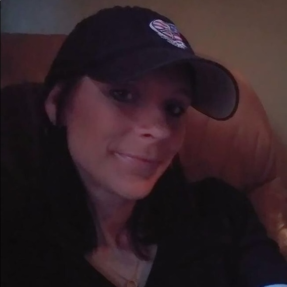 Meet your Posher, Cassandra - Picture 1 of 1